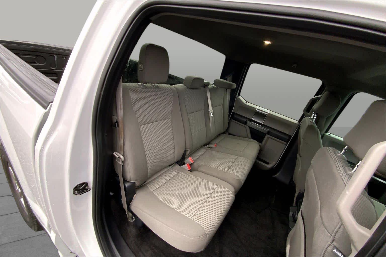 Used 2018 Oxford White Ford XLT image 17
