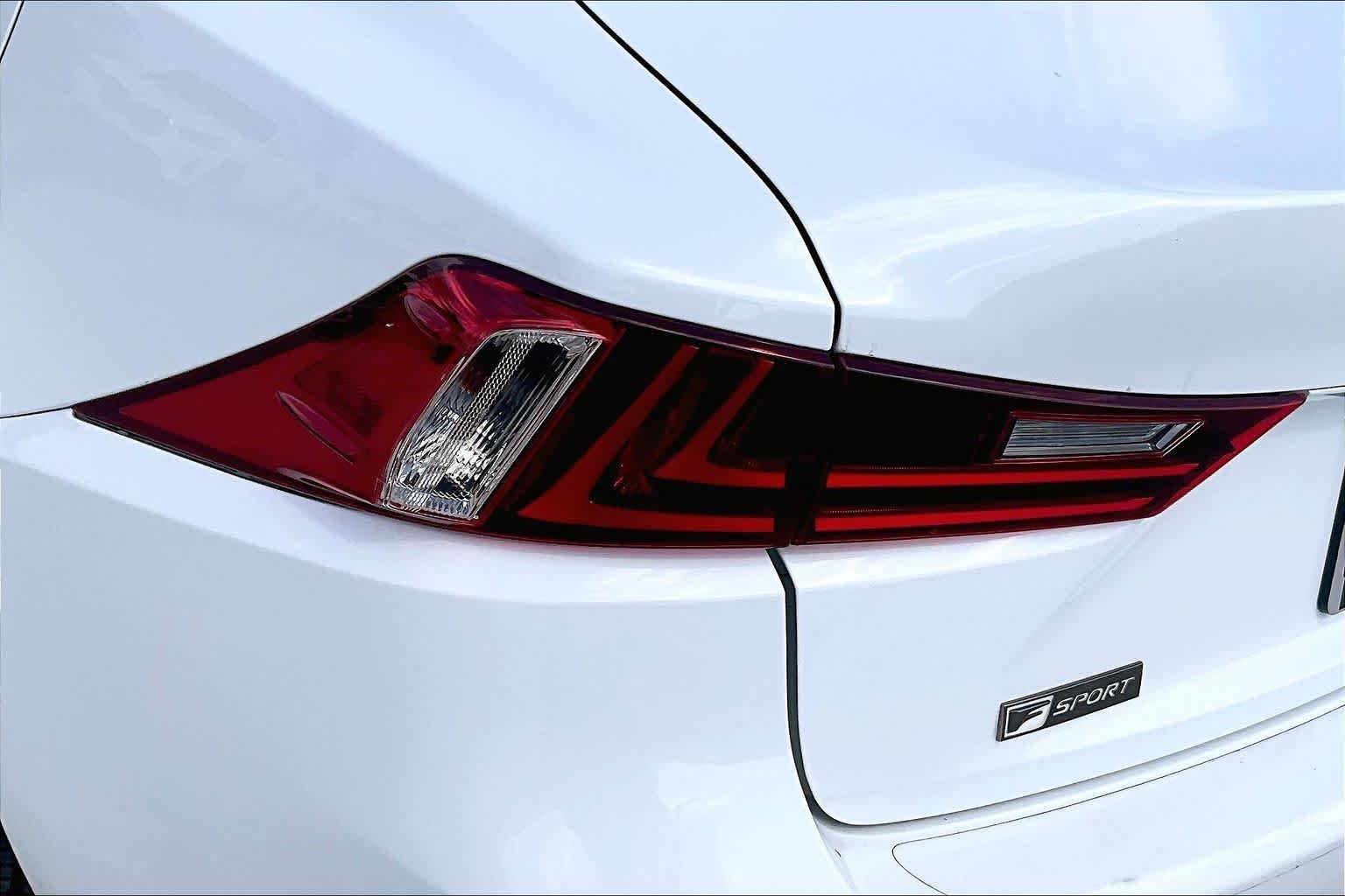 Used 2016 Ultra White Lexus  image 27