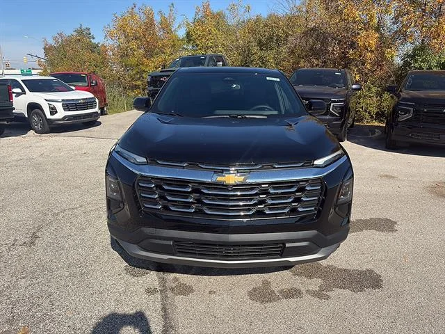 2027 Chevrolet Equinox LT - Photo 8