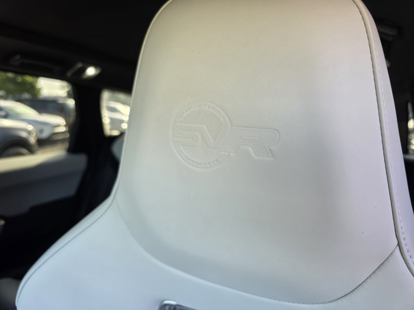 Used 2021 Santorini Black Metallic Land Rover SVR image 13
