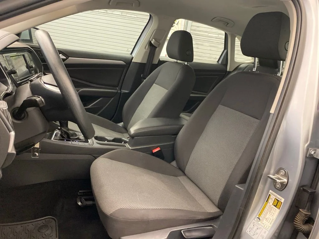 Used 2020 Silver Volkswagen 1.4T S image 20