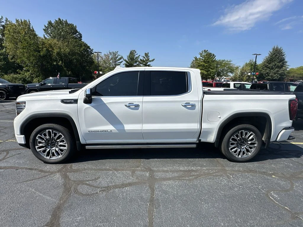 Used 2024 White GMC Denali Ultimate image 5