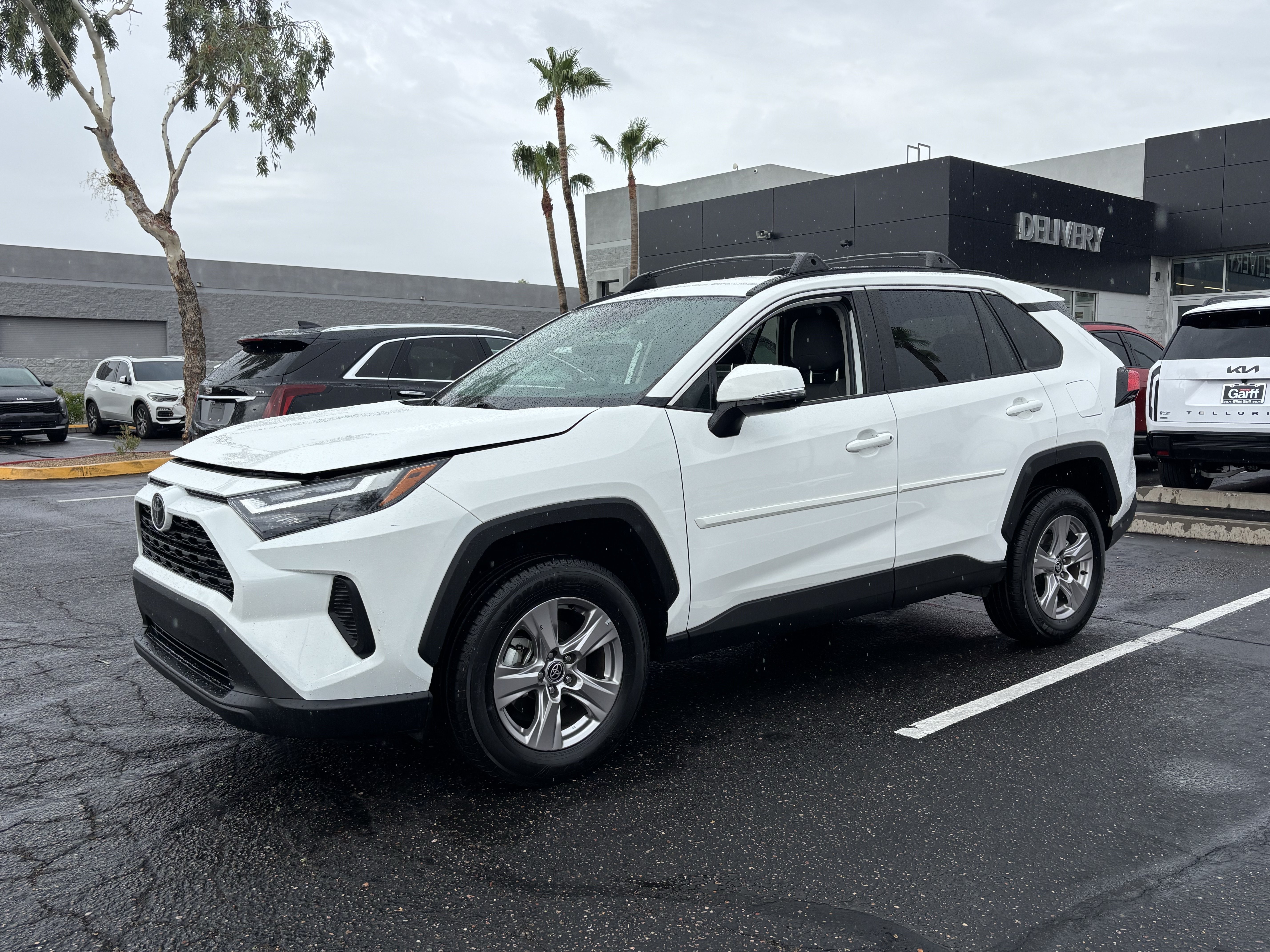 Used 2022 White Toyota XLE image 6