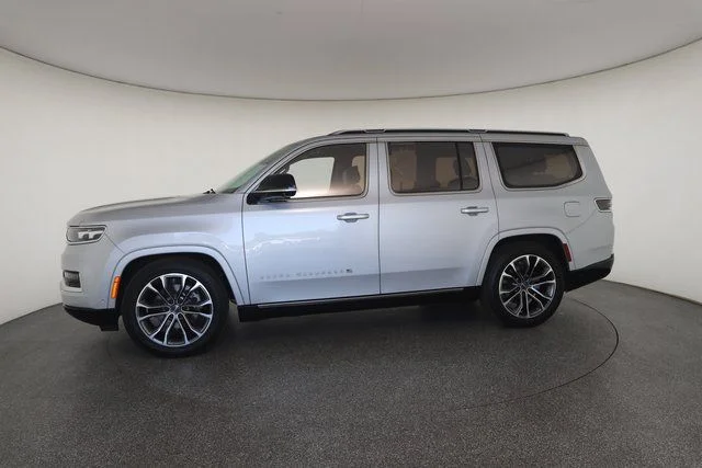 Used 2023 Silver Jeep Series III image 5