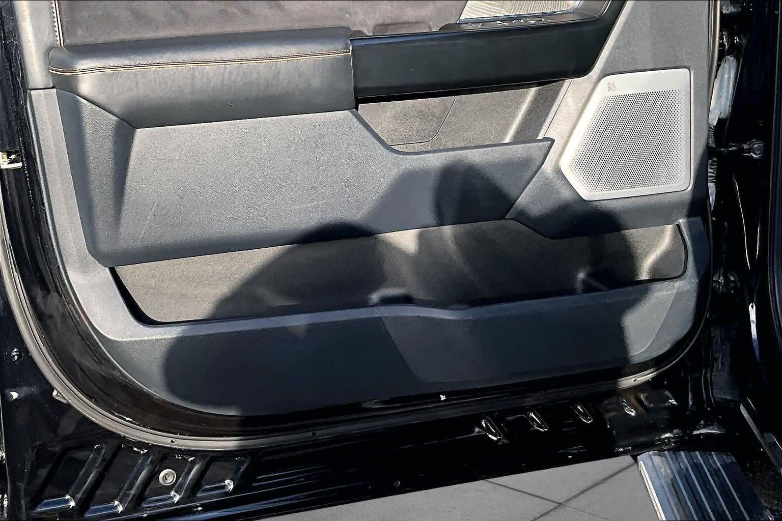 Used 2022 Agate Black Ford Platinum image 21