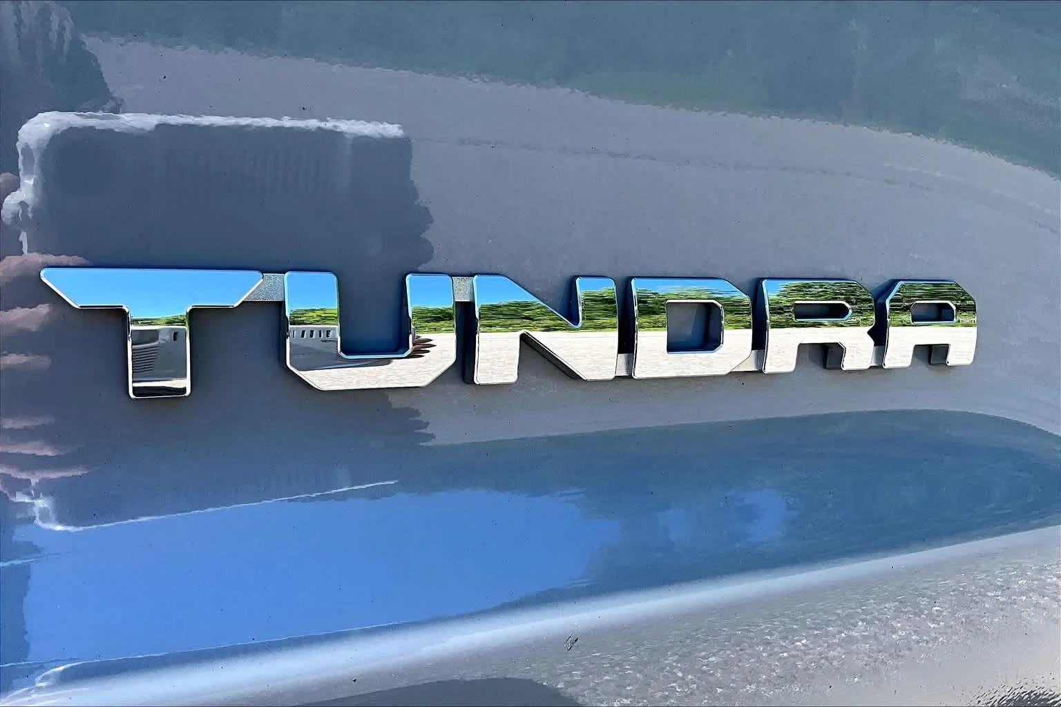 Used 2018 Cement Toyota SR5 image 34