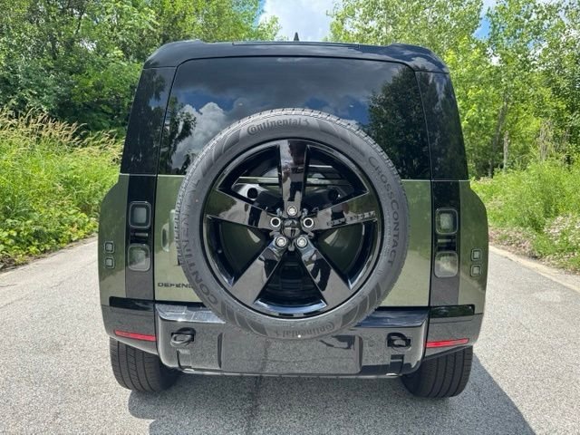 New 2026 Woolstone Green Land Rover X-Dynamic SE image 6
