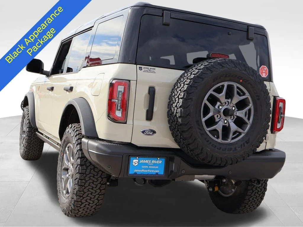 New 2025 Desert Sand Ford Badlands® image 3