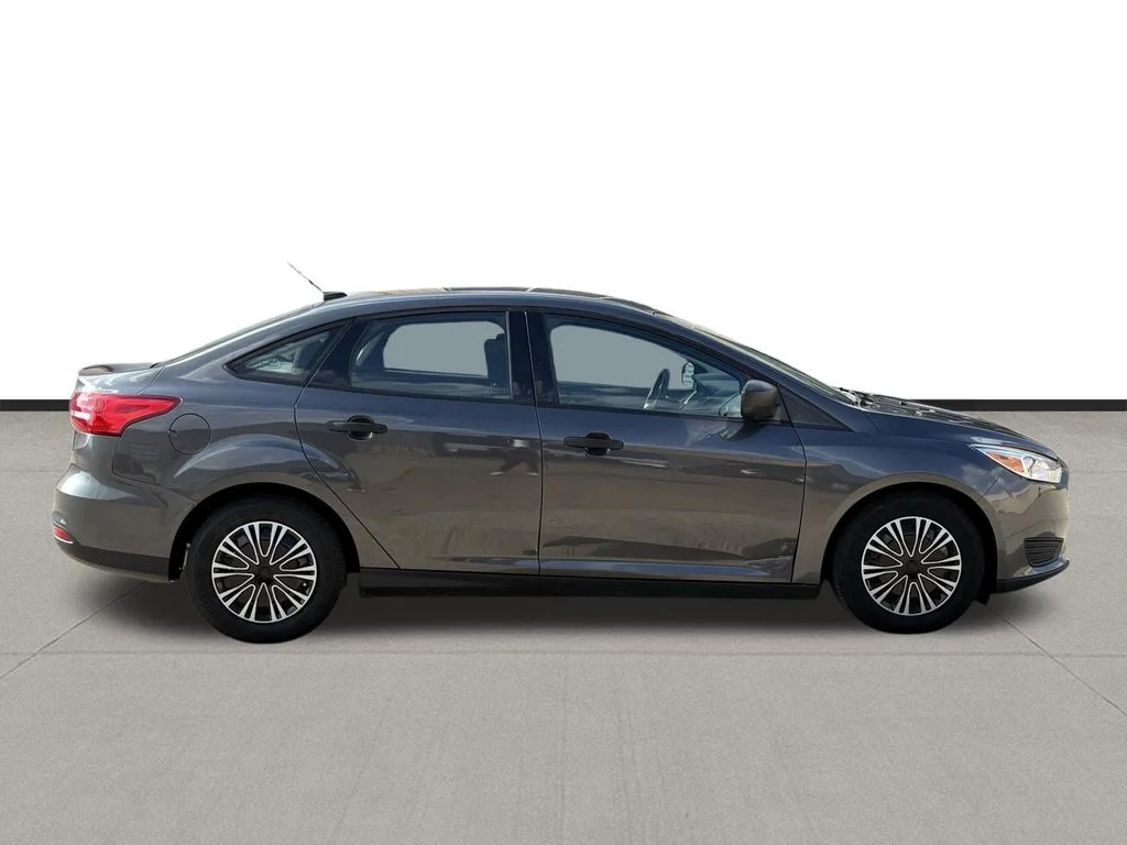 Used 2018 Magnetic Ford S image 4