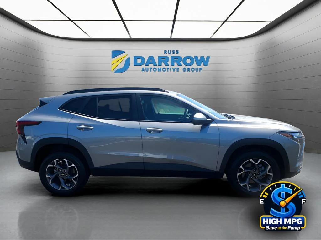 Used 2025 Gray Chevrolet LT image 6