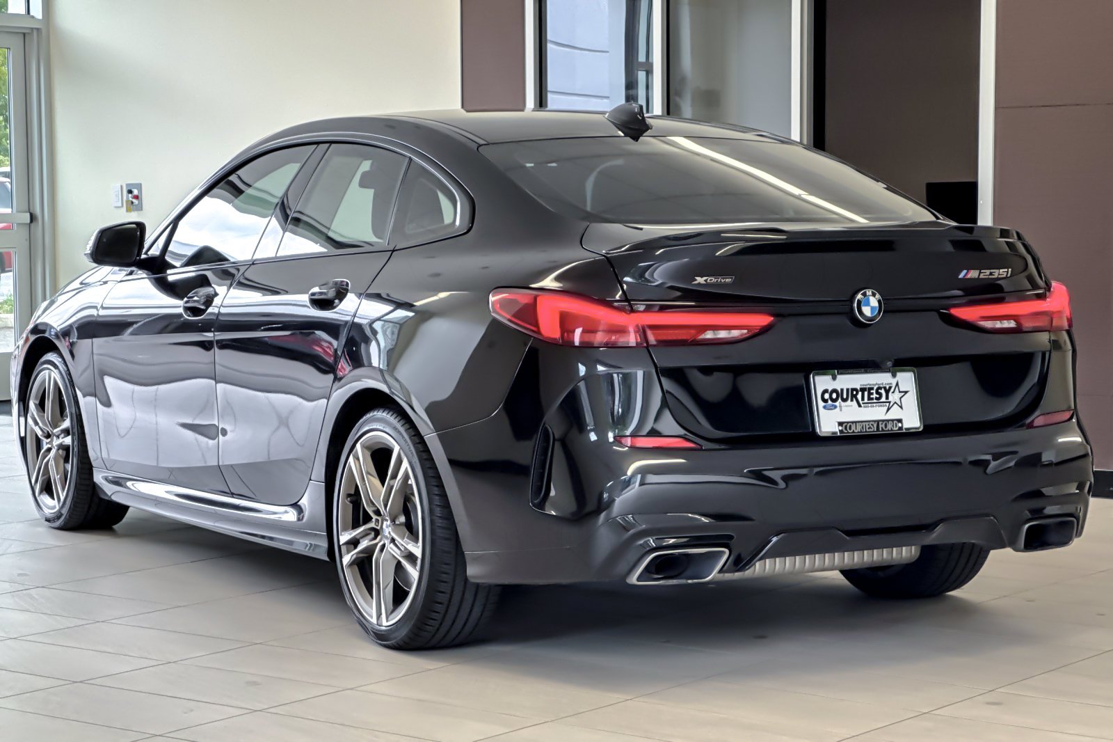 Used 2020 Black Sapphire Metallic BMW M235i xDrive image 6