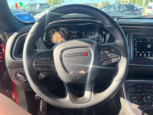 Used 2018 Red Dodge SXT image 16