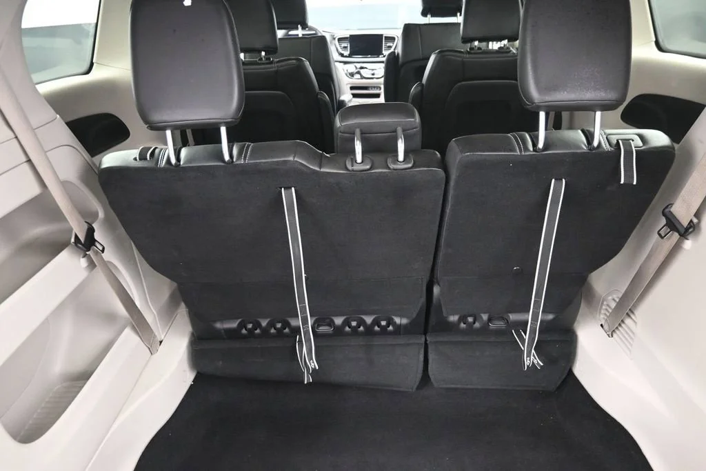 Used 2024 White Chrysler Touring L image 13
