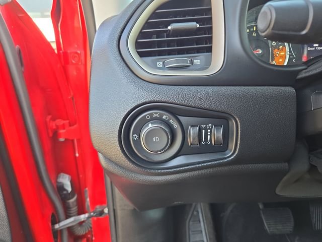 Used 2017 Red Jeep Latitude image 21