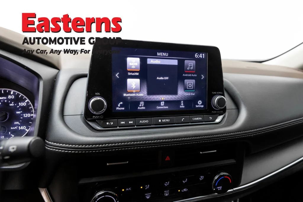 Used 2023 Gray Nissan S image 19