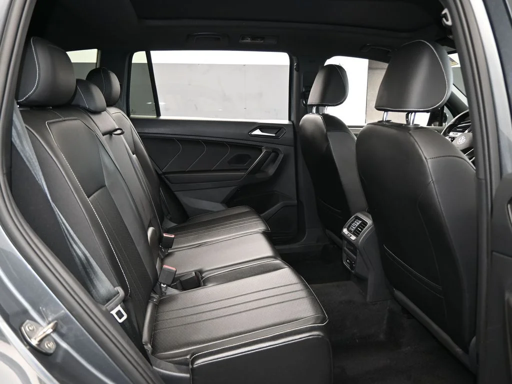 Used 2022 Gray Volkswagen 2.0T SE R-Line Black image 46