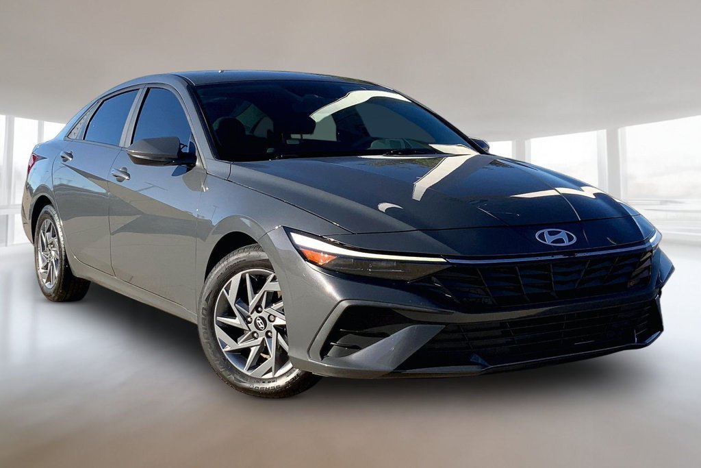 Used 2024 Ecotronic Gray Hyundai SEL image 11
