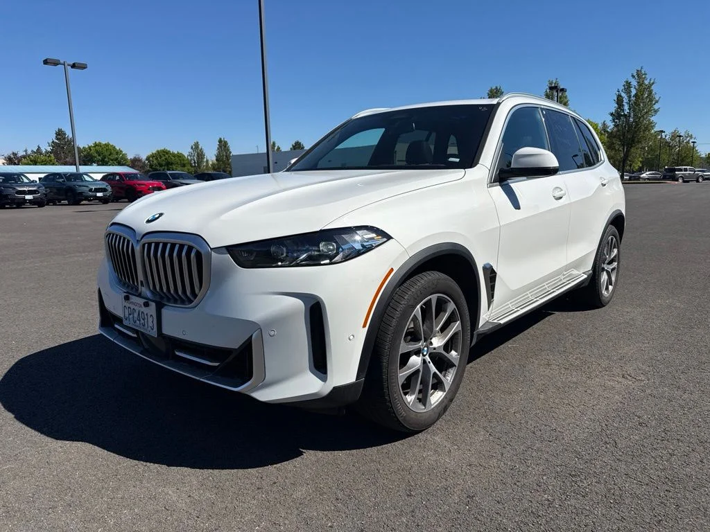 Used 2026 Alpine White BMW xDrive40i image 3