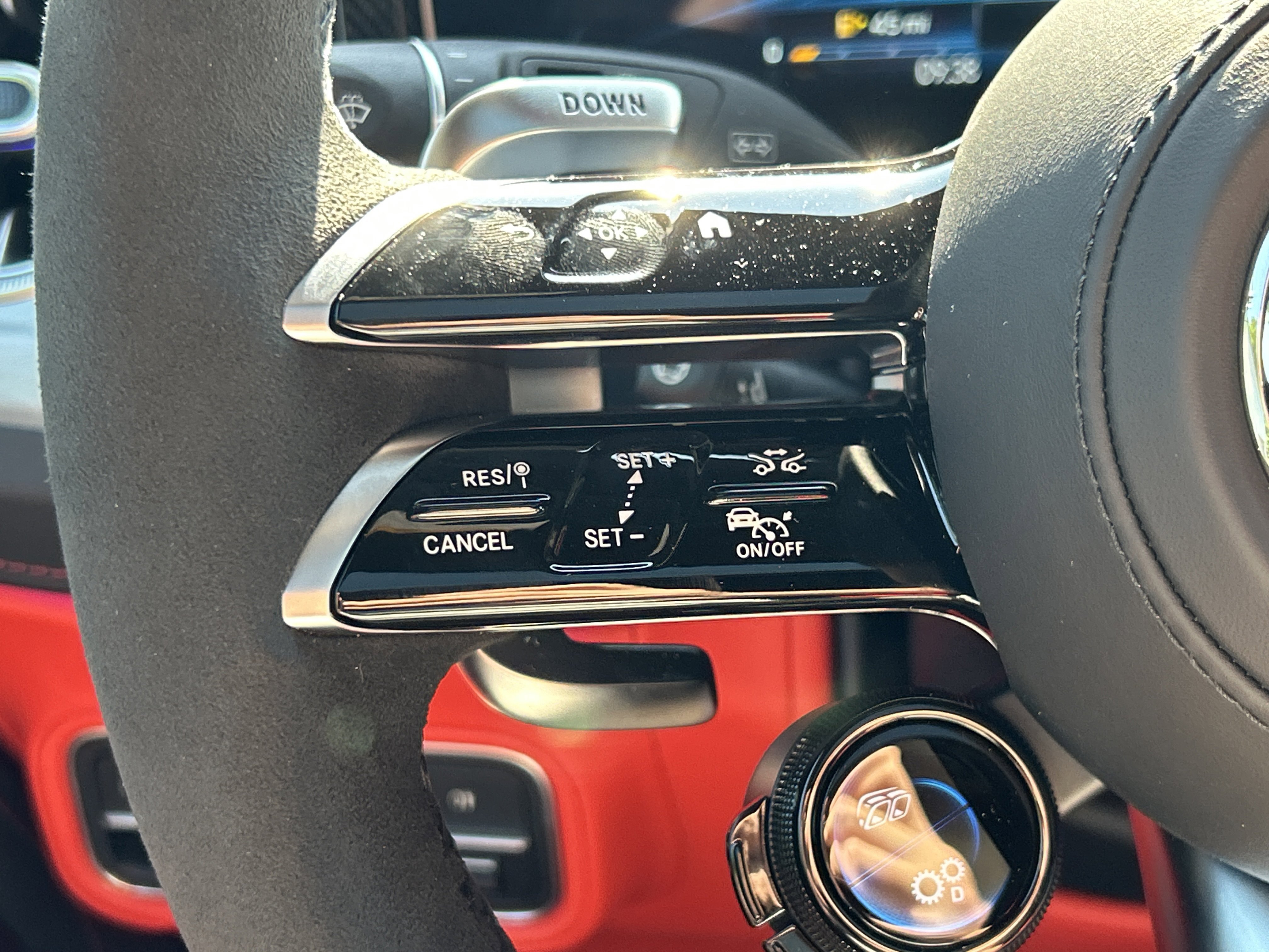 New 2026 MANUFAKTUR Arabian Grey Non- Metallic Mercedes-Benz AMG® G 63 SUV image 24