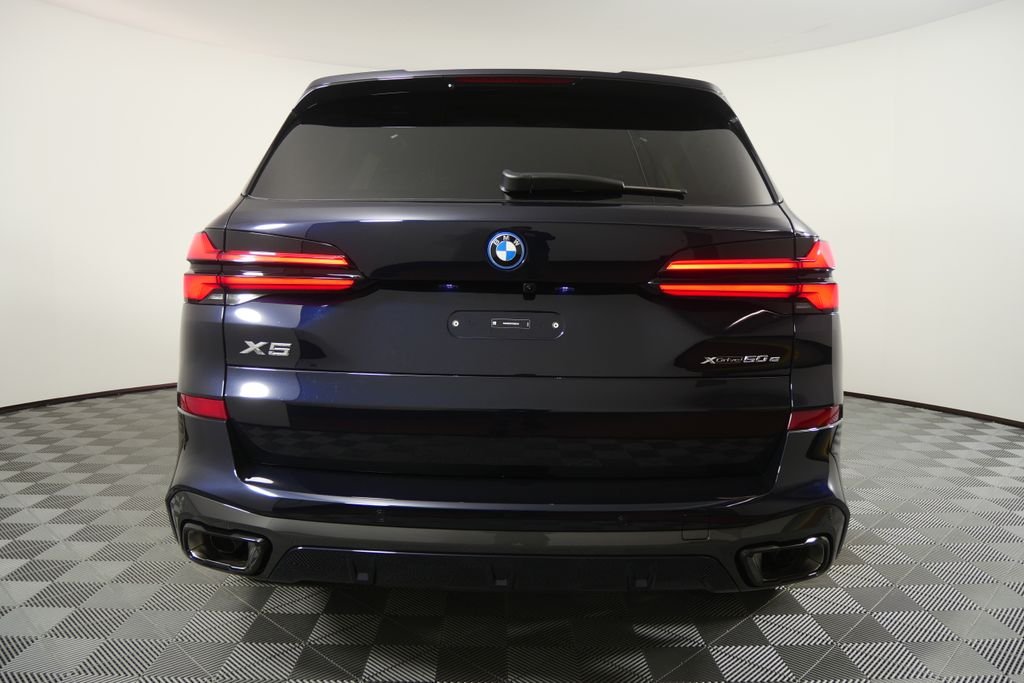 New 2026 Carbon Black Metallic BMW xDrive50e image 4