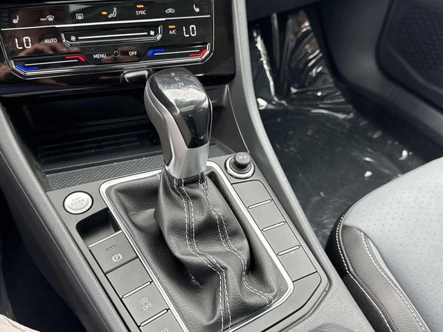 New 2026 Silver Volkswagen 1.5T SE image 22