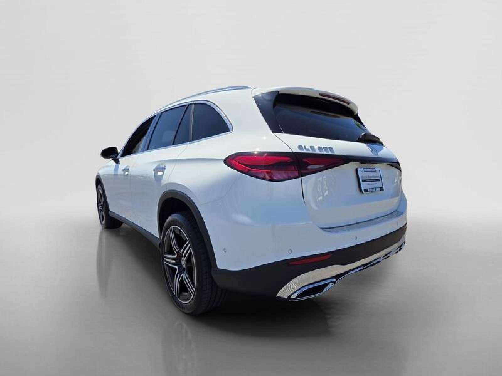 New 2026 Polar White Mercedes-Benz GLC 300 SUV image 3