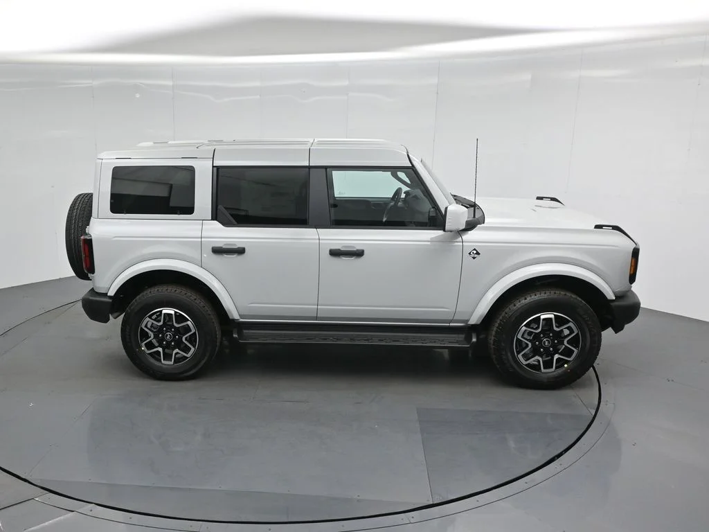 New 2026 Avalanche Gray Ford Outer Banks image 38