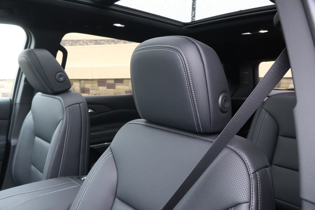 2026 Chevrolet Traverse LT - Photo 15