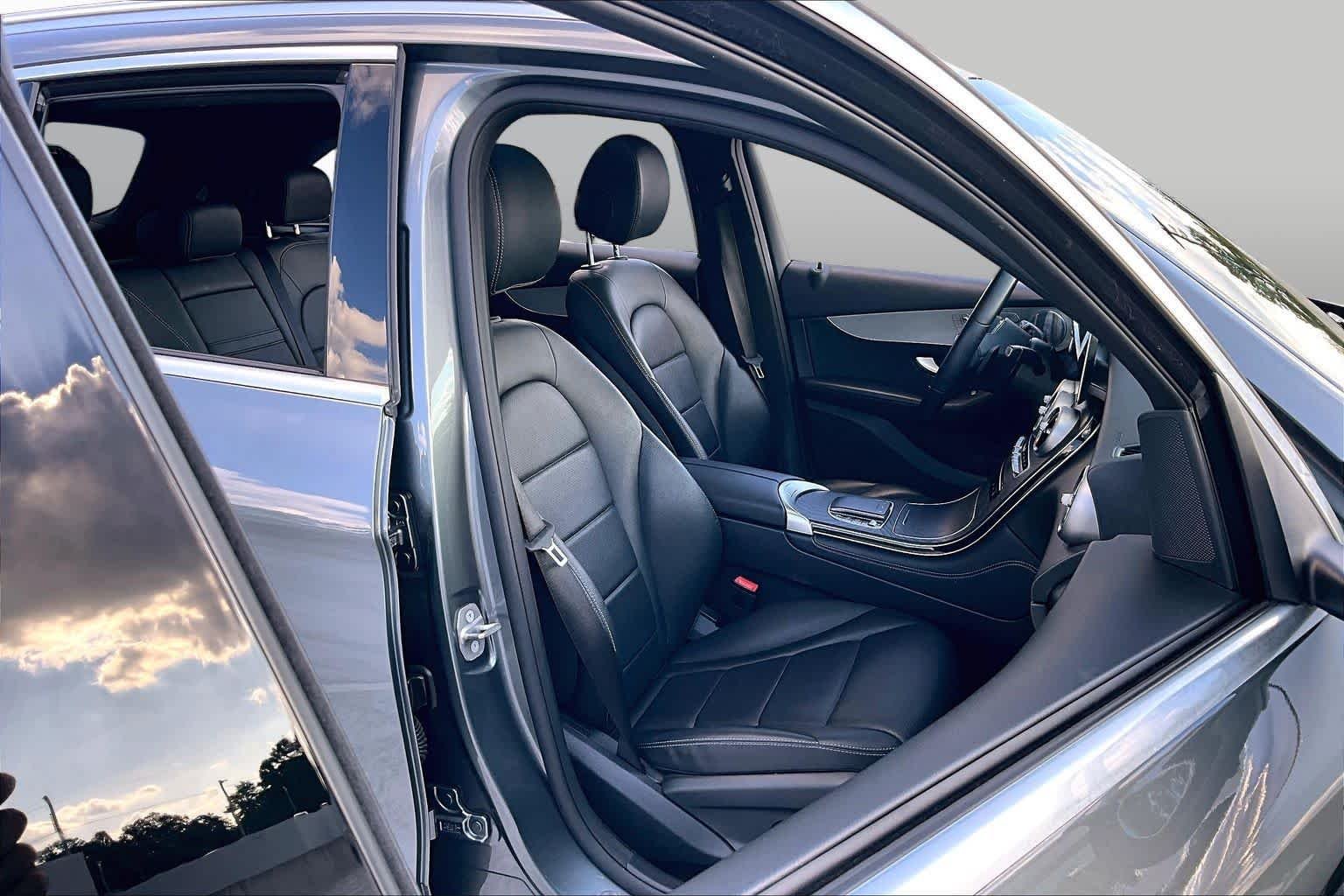 Used 2020 Selenite Grey Metallic Mercedes-Benz GLC 300 image 9