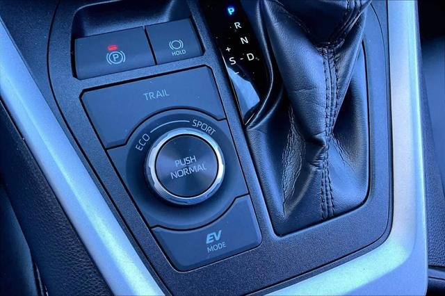 Certified Used 2024 MAGNETIC GRAY MET. Toyota  image 35