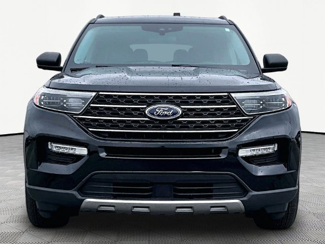 Used 2022 Black Metallic Ford XLT image 2