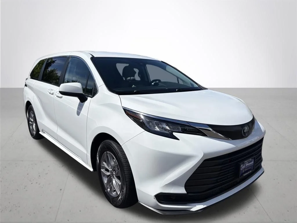 Used 2023 White Toyota LE image 5