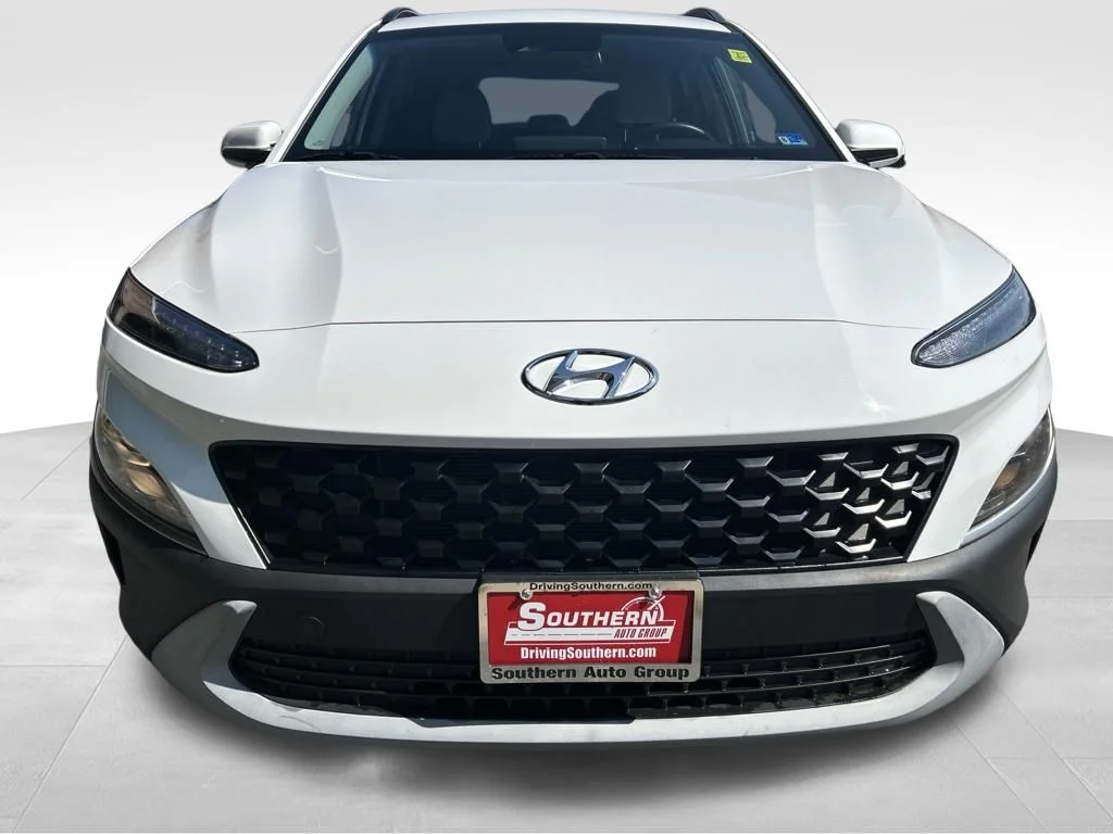 Used 2023 White Hyundai SEL image 9