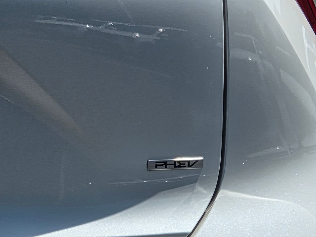 Used 2023 White Kia EX image 33
