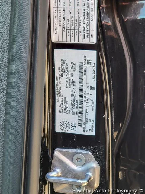 Used 2019 Black Ford SEL image 16