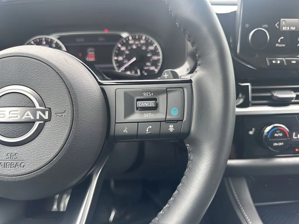Used 2025 Black Nissan SL image 17