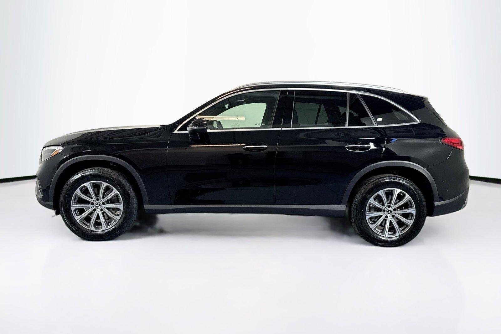New 2026 Black Mercedes-Benz GLC 300 image 8