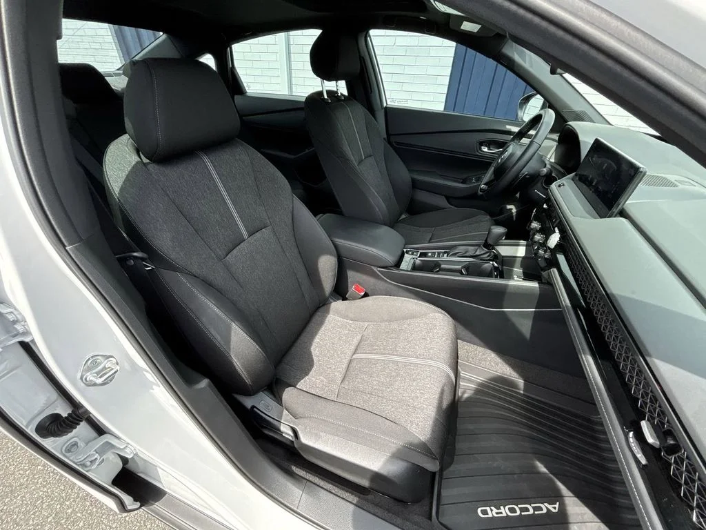 Used 2025 White Honda Sport image 27