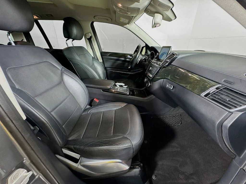 Used 2018 Gray Mercedes-Benz GLS 550 image 35