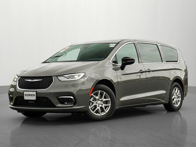New 2025 Chrysler Pacifica Select Passenger Van in Bloomington