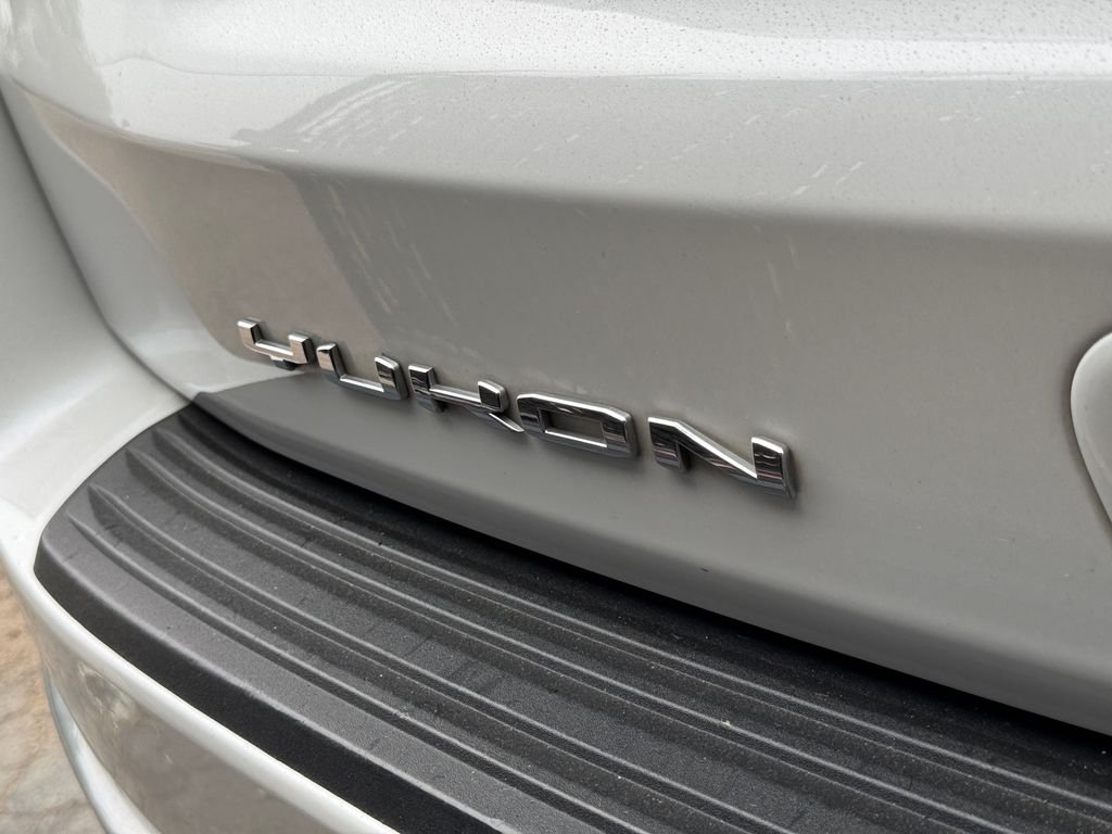 Used 2021 White GMC Denali image 18