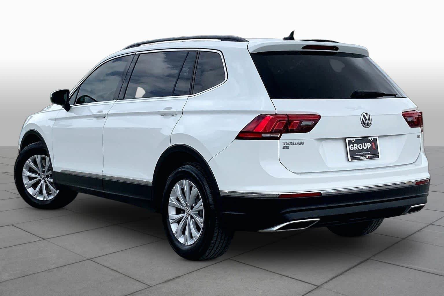 Used 2018 Pure White Volkswagen SE image 12