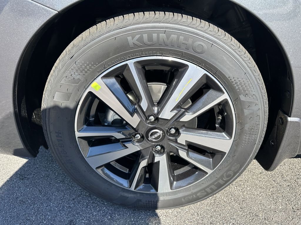 2025 Nissan Versa Sedan SV - Photo 9