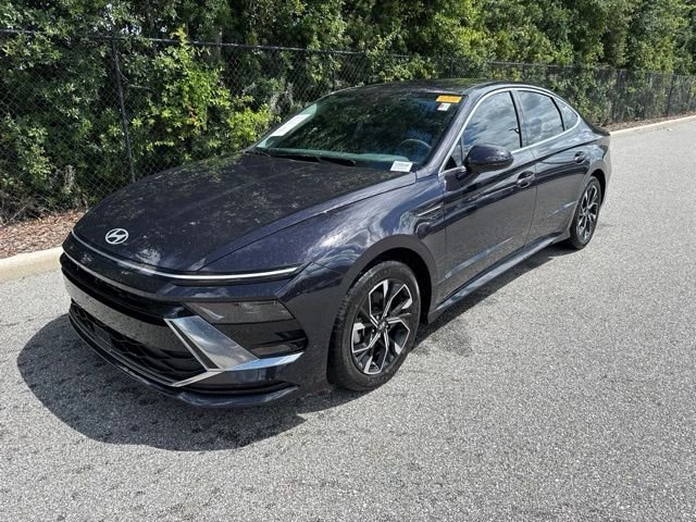 Certified Used 2024 Blue Hyundai SEL image 1