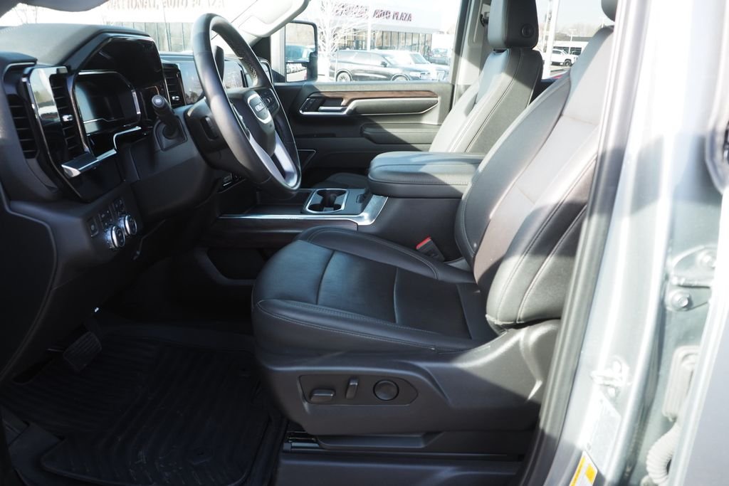 2024 GMC Sierra 2500HD SLT - Photo 13