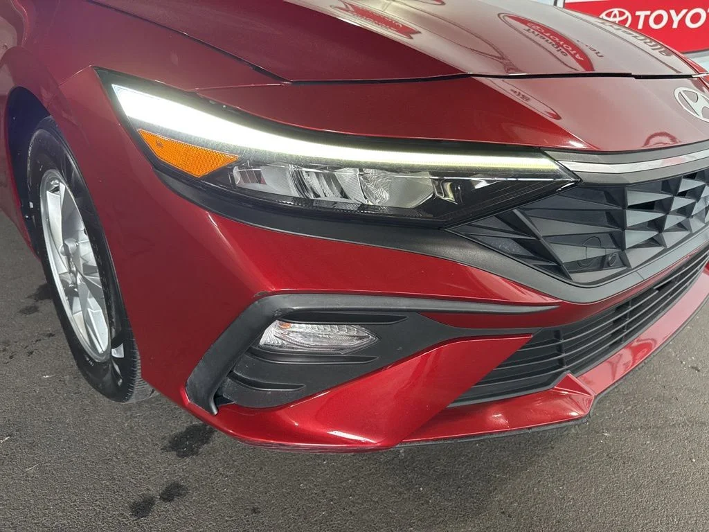 Used 2024 Red Hyundai SE image 10