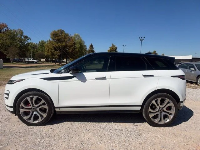 Used 2022 White Land Rover R-Dynamic SE image 8