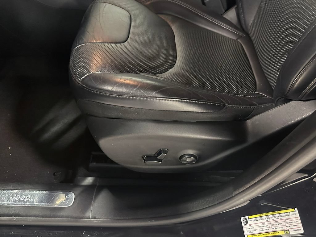 Used 2019  Jeep High Altitude image 23