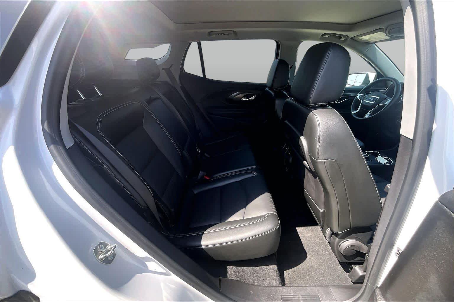 2024 GMC Terrain SLT - Photo 17