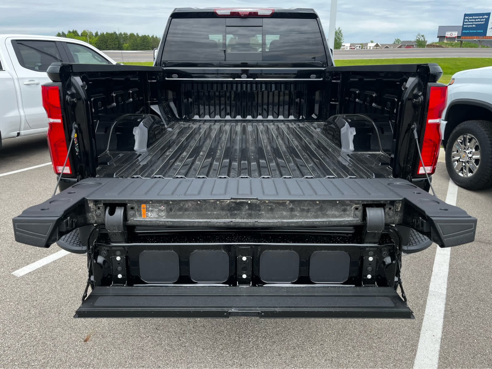 2026 Chevrolet Silverado 3500 HD LTZ - Photo 9